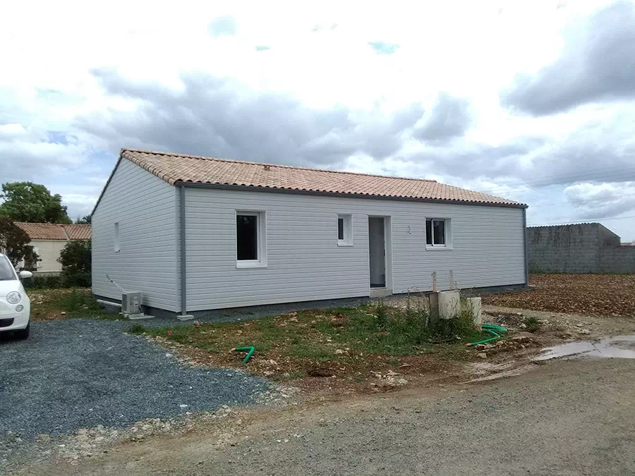 Réalisation par un constructeur de maison bois à Sainte-Gemme-la-Plaine