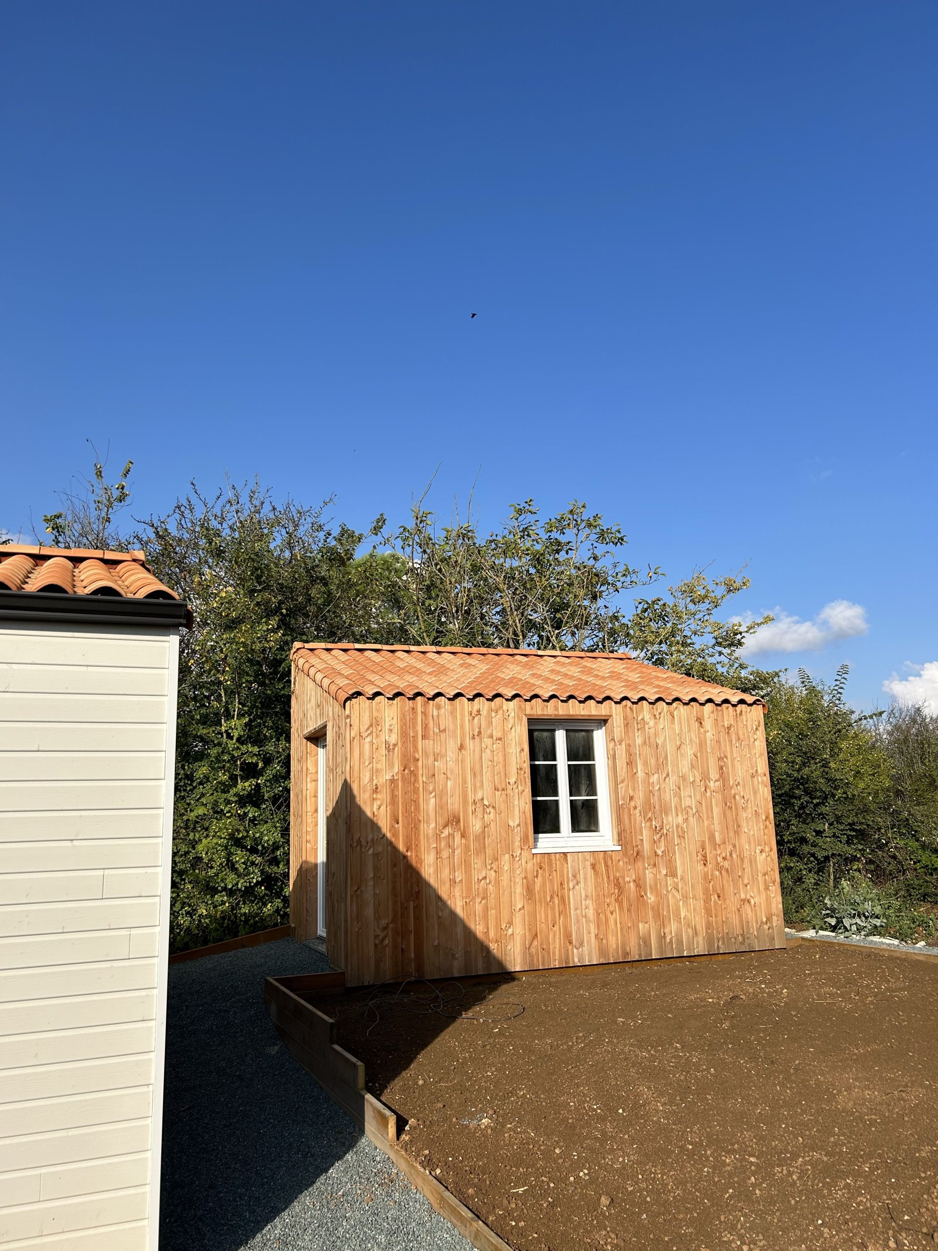 Petit cabanon de jardin, pour stocker à l’abri . 
