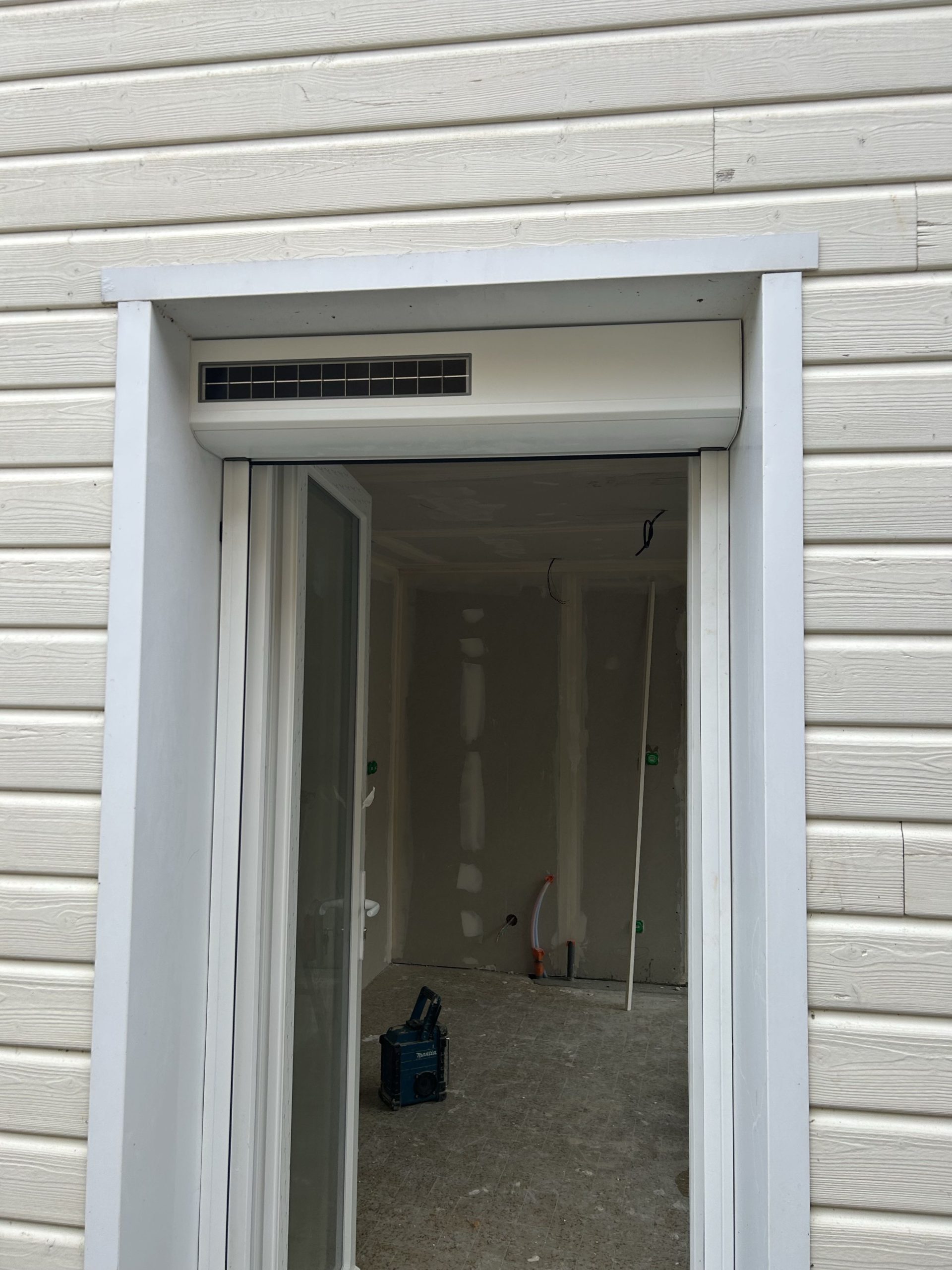 Volet roulant solaire, idéal en rénovation. 